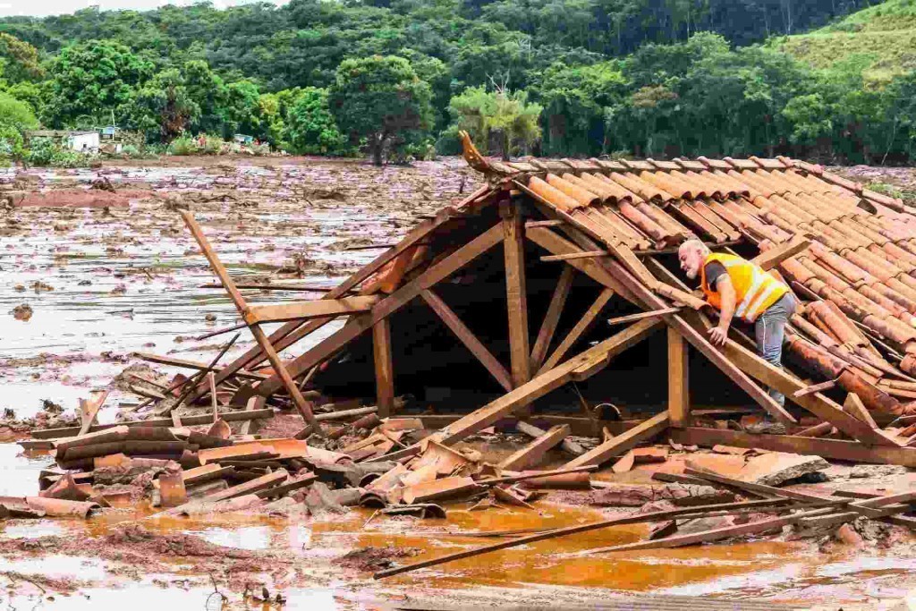 Imagen-de-Brumadinho-comunidad-brasileña-que-está-sufriendo-por-la-explotación-minera--Foto-Iglesias-y-minería.jpg
