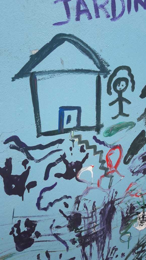 Niños pintan paredes del Jardín Piloto 297 en aniversario de la educación inicial en el Perú