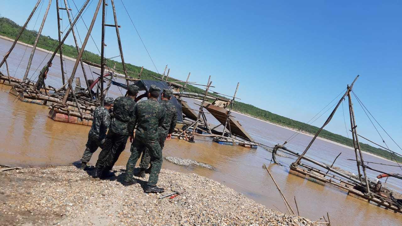 Mineros ilegales operan a veinte minutos de Puerto Maldonado