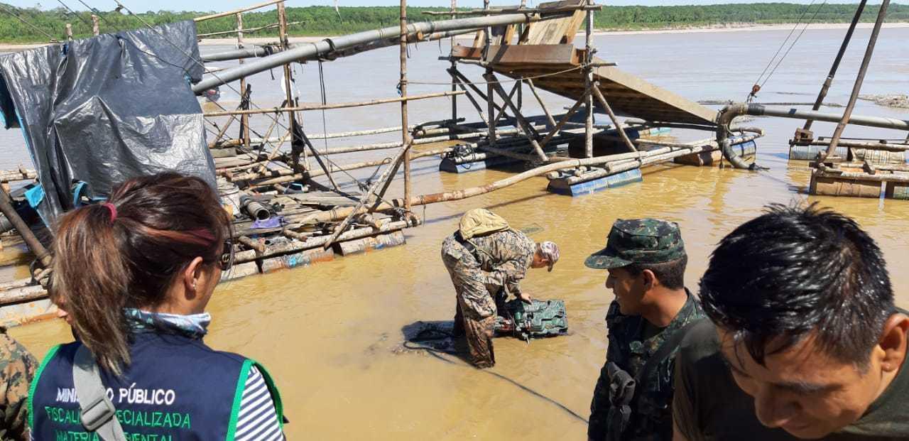 Mineros ilegales operan a veinte minutos de Puerto Maldonado