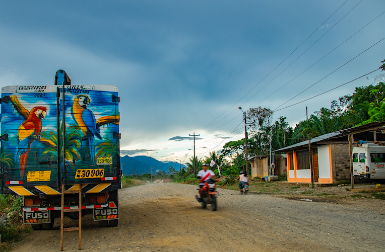 La vía llegará a la Comunidad Nativa Diamante este año y es probable que se extienda para llegar a la Carretera Interoceánica en 2021. Foto: Cortesía de Bethan John